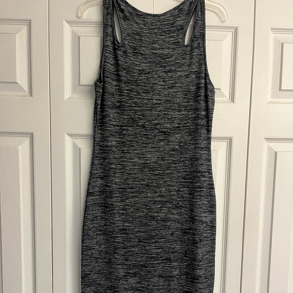 Cute midi dress;Philosophy size medium; hugs your curves and has cute shoulders